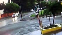 Vídeo: carro foge após colisão de trânsito