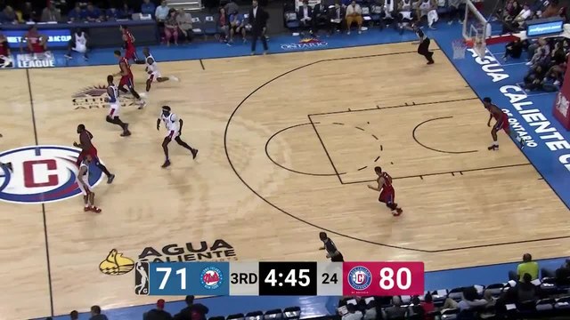 Kamari Murphy goes up to get it and finishes the oop