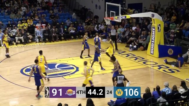 Derrick Griffin flies in for the alley-oop slam