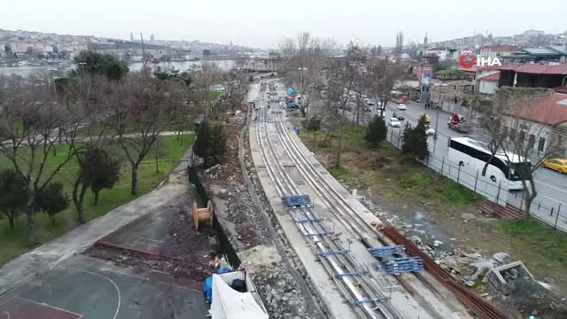 Eminönü-Alibeyköy Tramvay Hattının Rayları Yerleştiriliyor.