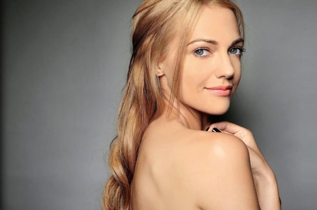 Meryem Uzerli Bacak Pozuyla Instagram'ı Salladı