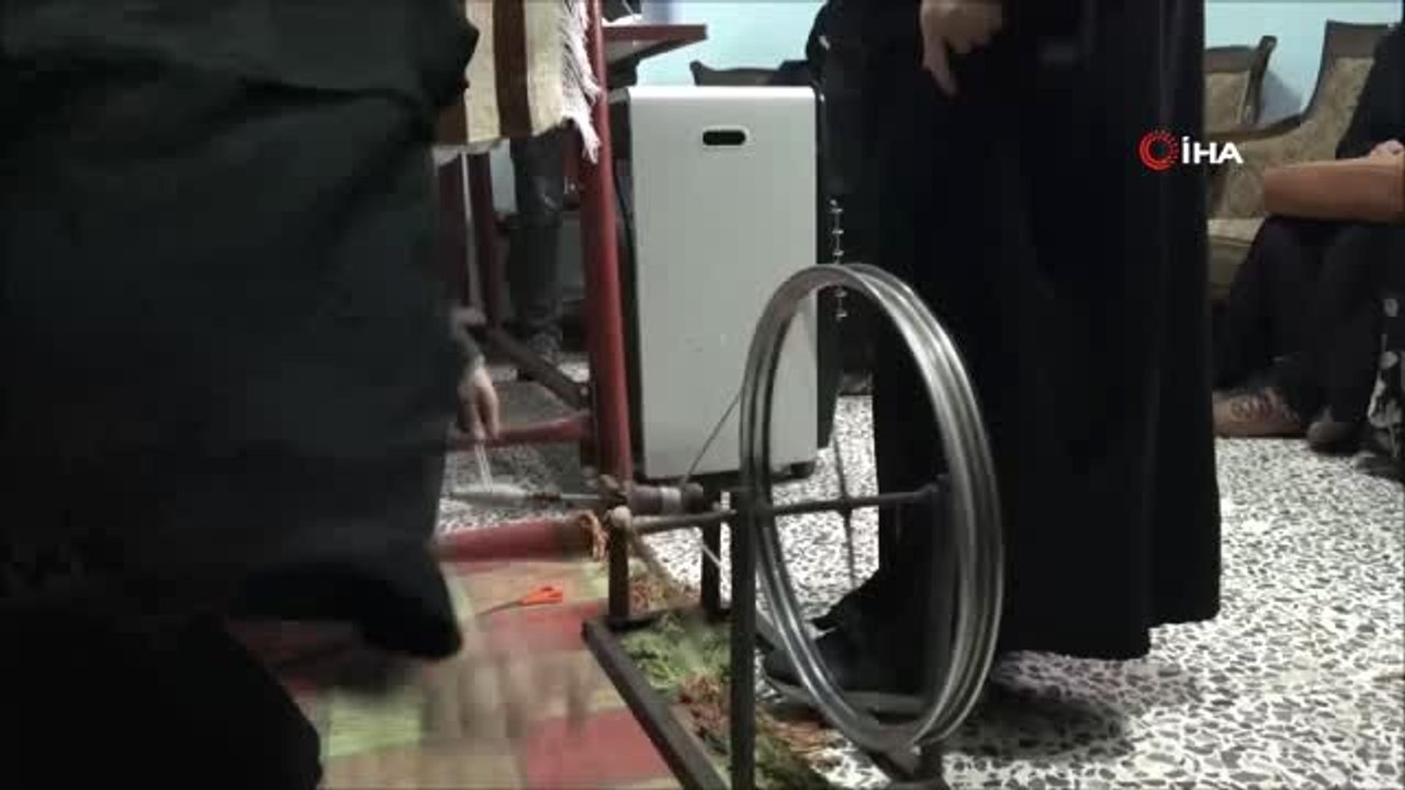 Dokuma Atölyesi Suriyeli Kadınlara Umut Oluyor- İç Savaşta Eşlerini Kaybeden 20 Suriyeli Kadın,...