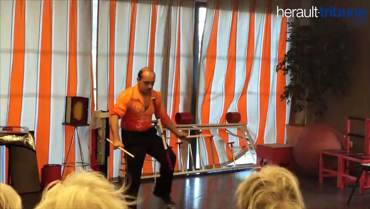 AGDE - Spectacle du cirque PICCOLINO à l'EHPAD Les Jardins de Brescou