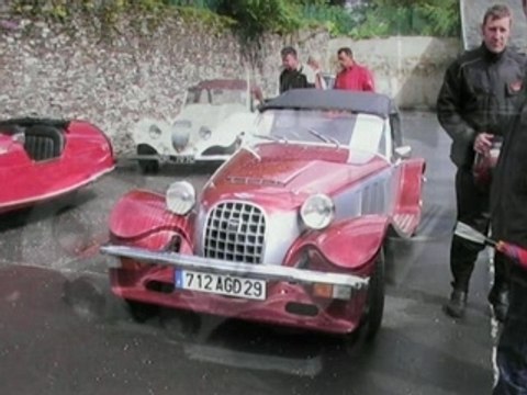 Rassemblement anciennes voitures