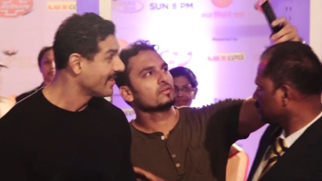 John Abraham attends Mumbai Police’s Umang Awards 2019; Watch video | FilmiBeat