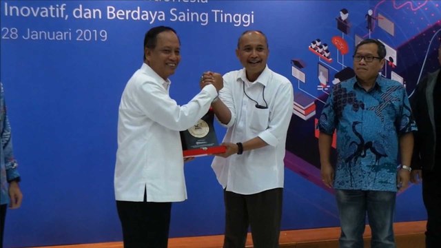 Kemristekdikti Berikan Penghargaan Kepada Tribunnews Sebagai Media Pendukung Terbaik