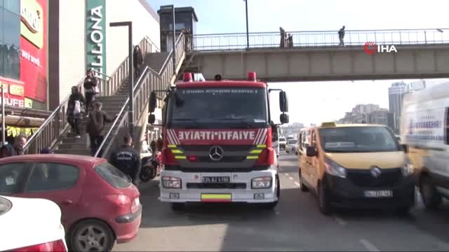 Üst Geçitteki Asansörde Mahsur Kalan Küçük Çocukları İtfaiye Kurtardı