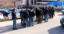 1500 Alınacağını Duyan Vatandaşlar, İŞKUR Önünde Uzun Kuyruklar Oluşturdu