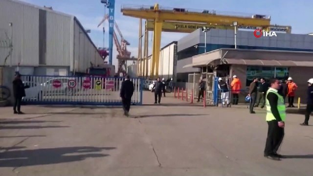 Tuzla Tersane bölgesinde bir gemide çalışma sırasında yangın çıktı