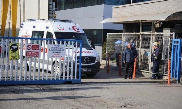 Tuzla'da tersanede bulunan gemide yangın
