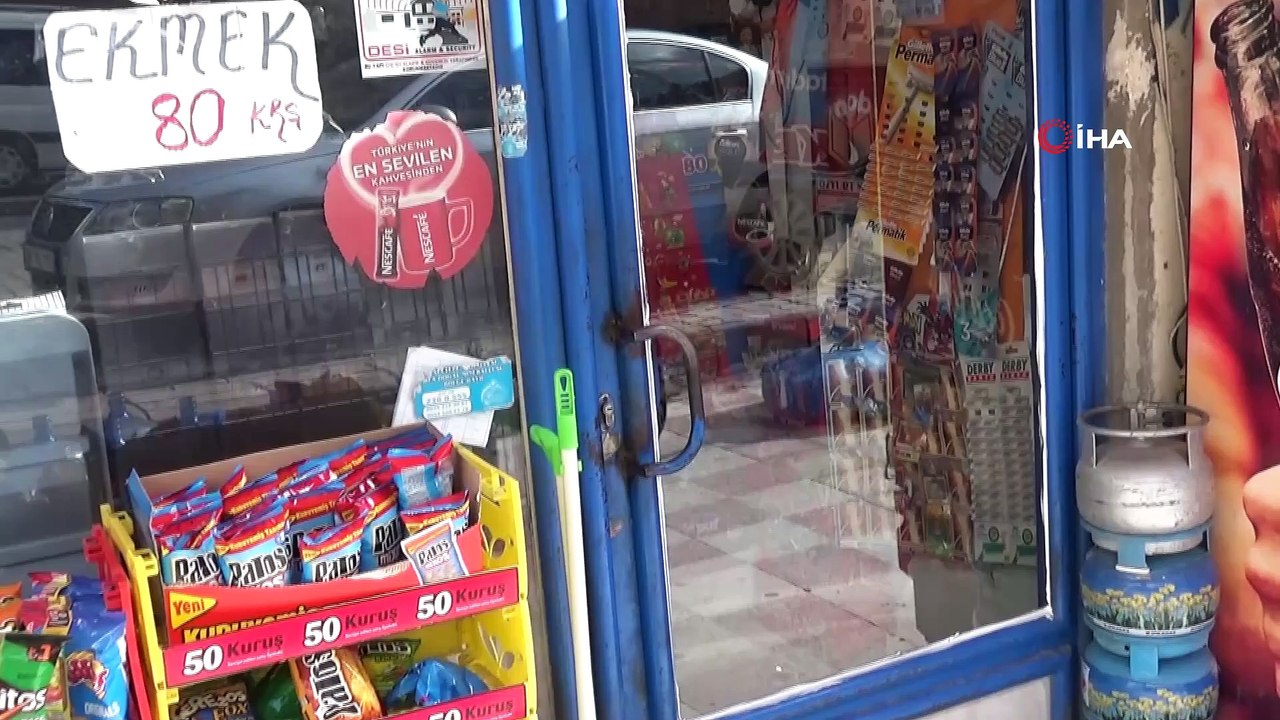 Önce araç çaldılar ardından büfe soymaya çalıştılar...Soygun anı saniye saniye kameraya yansıdı