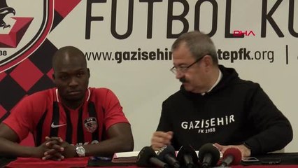 Spor Gazişehir Gaziantep'de Moussa Sow ve Erhan Çelenk İmzayı Attı