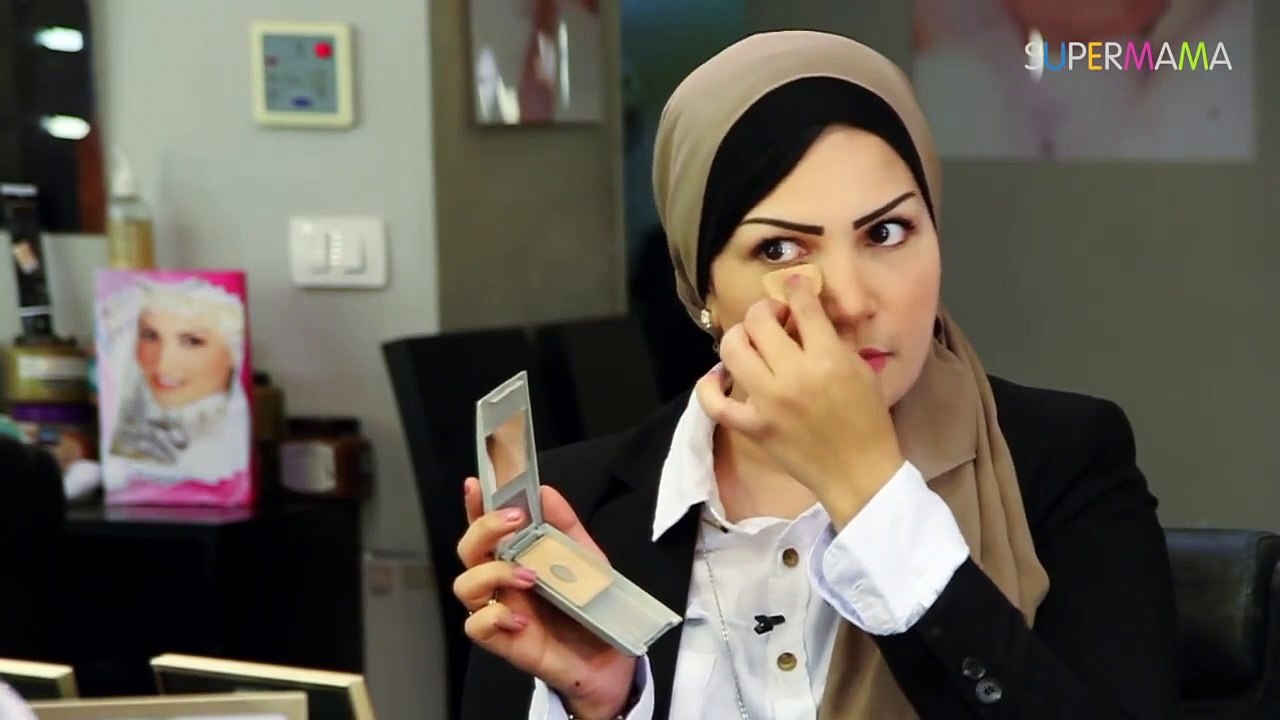 اعملي لنفسك مكياج سواريه رقيق في 5 دقائق
