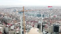 Taksim Cami İnşaatındaki Dev Vinç Söküldü