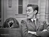 Rowlf the Muppet Dog talks about LASSIE and sings Swinging on a Star