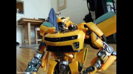 Transformers - Bumblebee vs. Sideswipe (Stop-motion Animation)