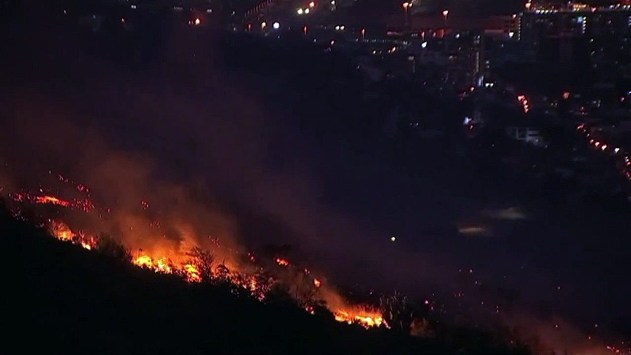 Wildfire engulfs Cape Town mountain
