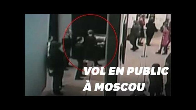 Il vole un tableau dans un musée de Moscou sous l'oeil des autres visiteurs