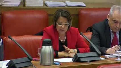 El PSOE dice que Sánchez viaja igual que Rajoy "pero sin el extra de vino y whisky"