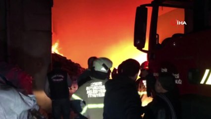 İzmir’de alevli gece: Fabrikalar yanıyor
