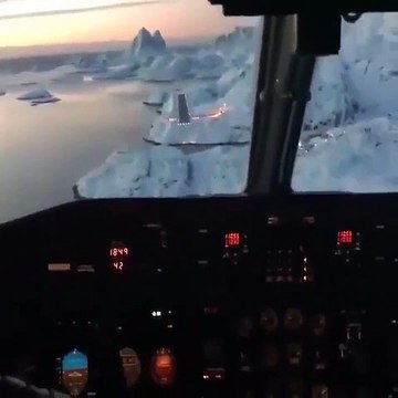 Un pilote de ligne filme son atterrissage dans un aéroport du Groenland Magnifique