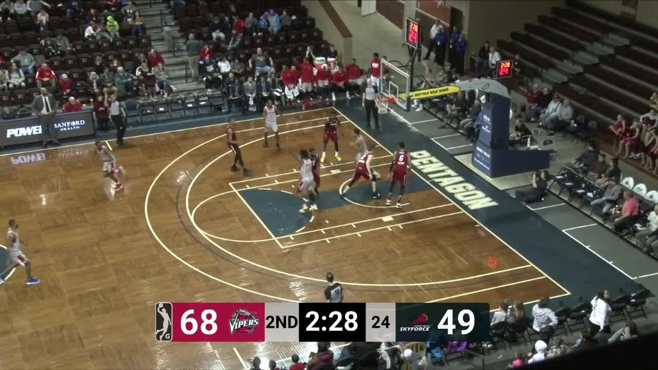 Roger Moute a Bidias drills the trey