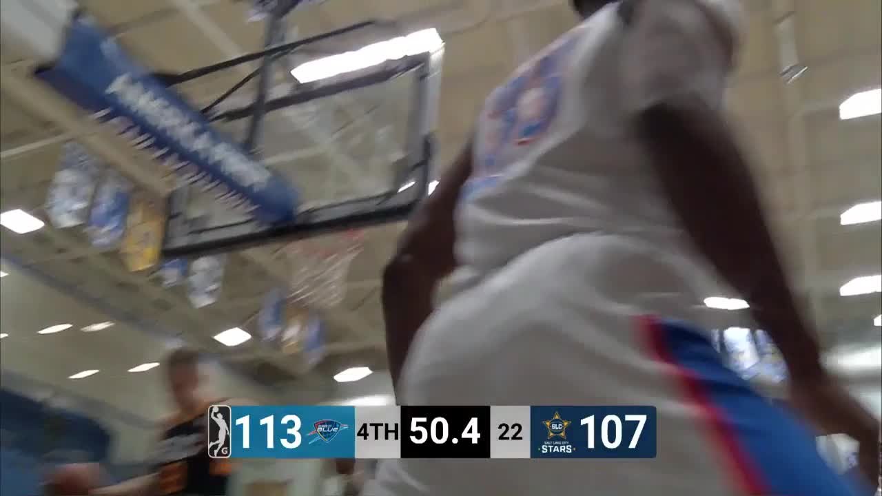 Chris Wright flies in for the alley-oop slam