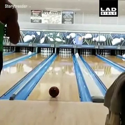 Awesome bowling continuous double strike