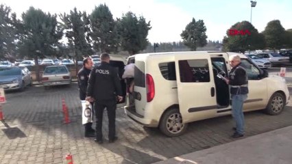 Yalova Parasını ve Telefonunu Çaldıkları Komşunun Boğazına Bıçak Sapladılar