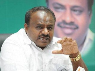കോൺഗ്രസ് എംൽഎ  കുമാരസ്വാമിയോട് മാപ്പ് പറഞ്ഞു | Oneindia Malayalam