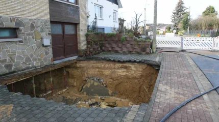 Liers : Effondrement de chaussée rue des cyclistes frontières