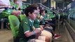 ¡Gol!: Madre brasileña narra juegos de fútbol para su hijo ciego