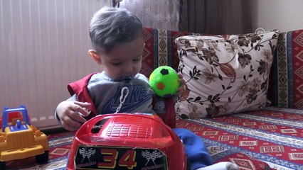 Oğullarının dünyada nadir görülen hastalığına çare arıyorlar - KAYSERİ