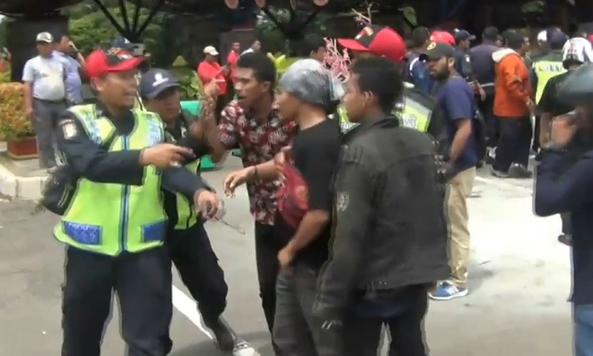 Demo Tuntut Direktur Ancol Mundur, Ricuh
