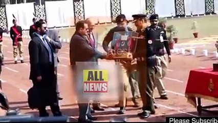 Cm Punjab Usman Buzdar Funny Video Today Army Officer Failed To Shake With Him In Ceremony