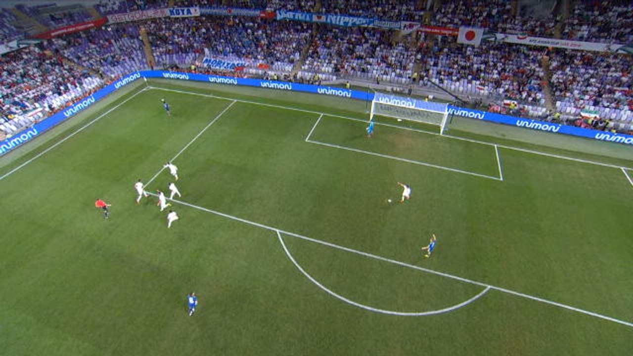 Coupe d'Asie - Cinq Iraniens encerclent l'arbitre, derrière le Japon en profite