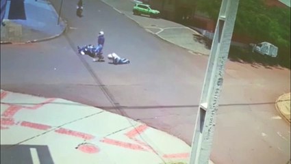 Câmera flagra colisão entre carro e moto no Santa Felicidade