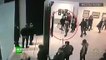 Russie: Un homme décroche un tableau au milieu des visiteurs de la galerie Tretiakov, de Moscou - VIDEO
