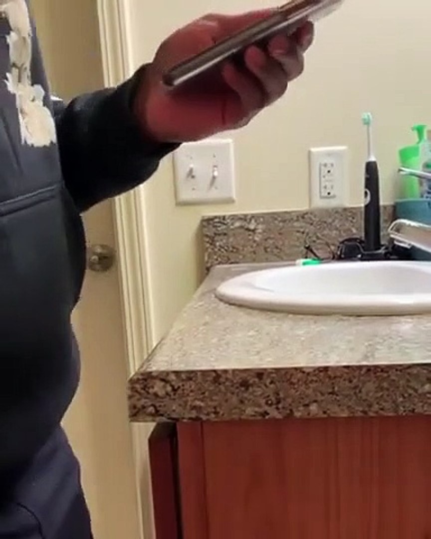 ⁣Siri fait du Beatbox ! Zero Zero Zero Zero Zero...