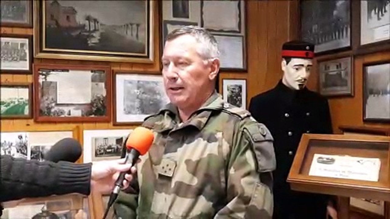 Que représente le 16ème bataillon de chasseurs à pied à Bitche au sein de l'armée française ?