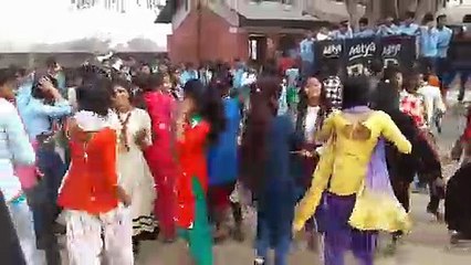 Dancing girls - fun