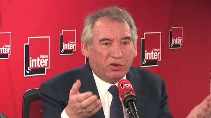 François Bayrou : "On est un pays qui croit que toutes les réponses doivent être apportées par l'Etat central dans des décisions à Paris. Or la France ce n'est pas ça, ça ne devrait pas être ça".