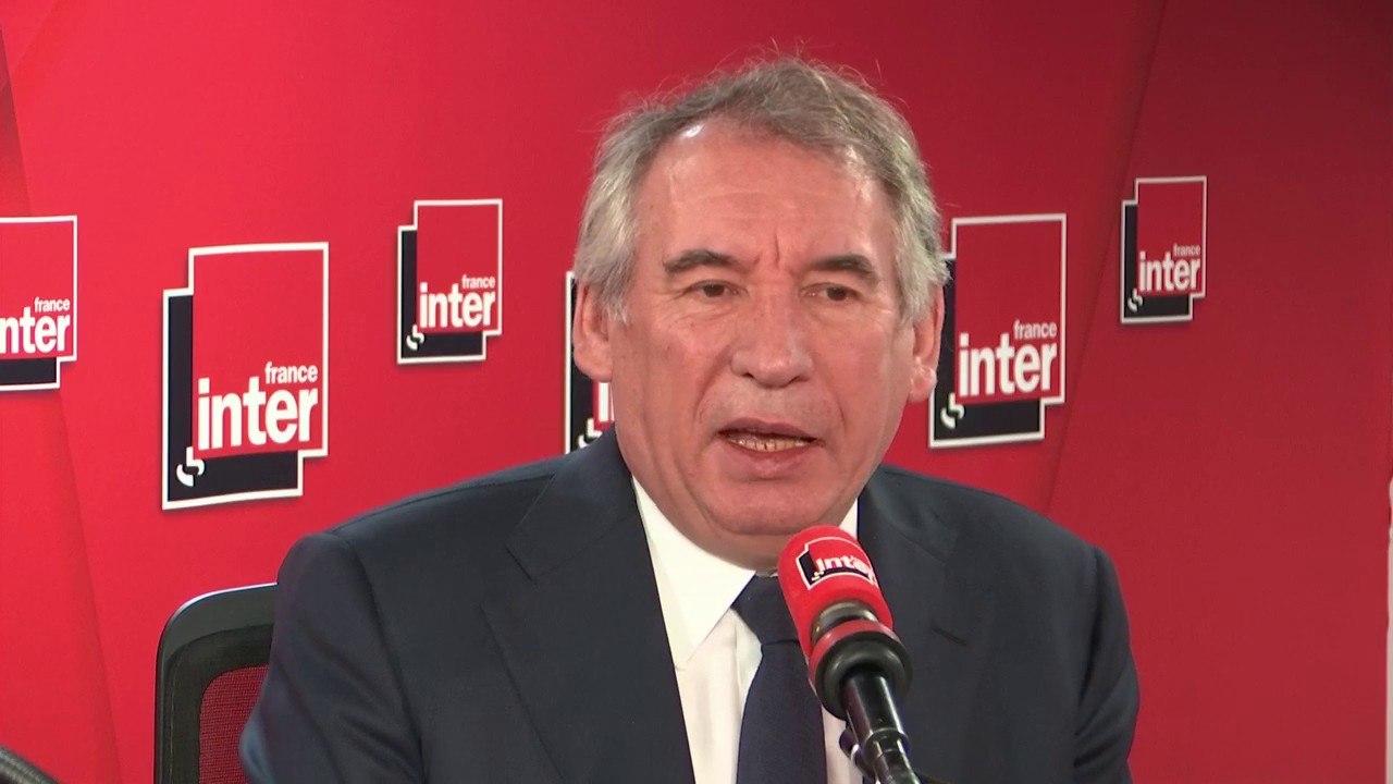 François Bayrou : "Je n'ai aucune envie d'instruire le procès de la police et des forces de sécurité, confrontées à des questions extraordinairement difficiles et qu'ils affrontent avec sang froid".