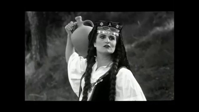 BLACK & WHITE MYRON __ '''ΤΟ ΚΛΑΜΑ ΒΓΗΚΕ ΑΠΟ ΤΟΝ ΠΑΡΑΔΕΙΣΟ''' (3ο)_edit