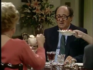 French Fields 1x01 Chunnel Vision