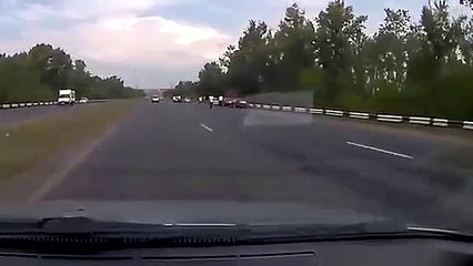 VÍDEO: Cuidado con el "efecto mirón", esto es lo que te puede pasar