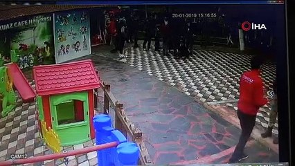 Tekme tokat saldırdılar! O anlar kamerada...