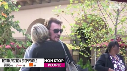 Johnny Hallyday : Comment Laeticia a essayé de lui faire arrêter la cigarette