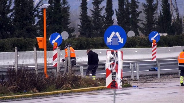 Διαμαρτυρία για την τοποθέτηση στηθαίων ασφαλείας στην εθνική οδό στο ύψος της Ανθήλης