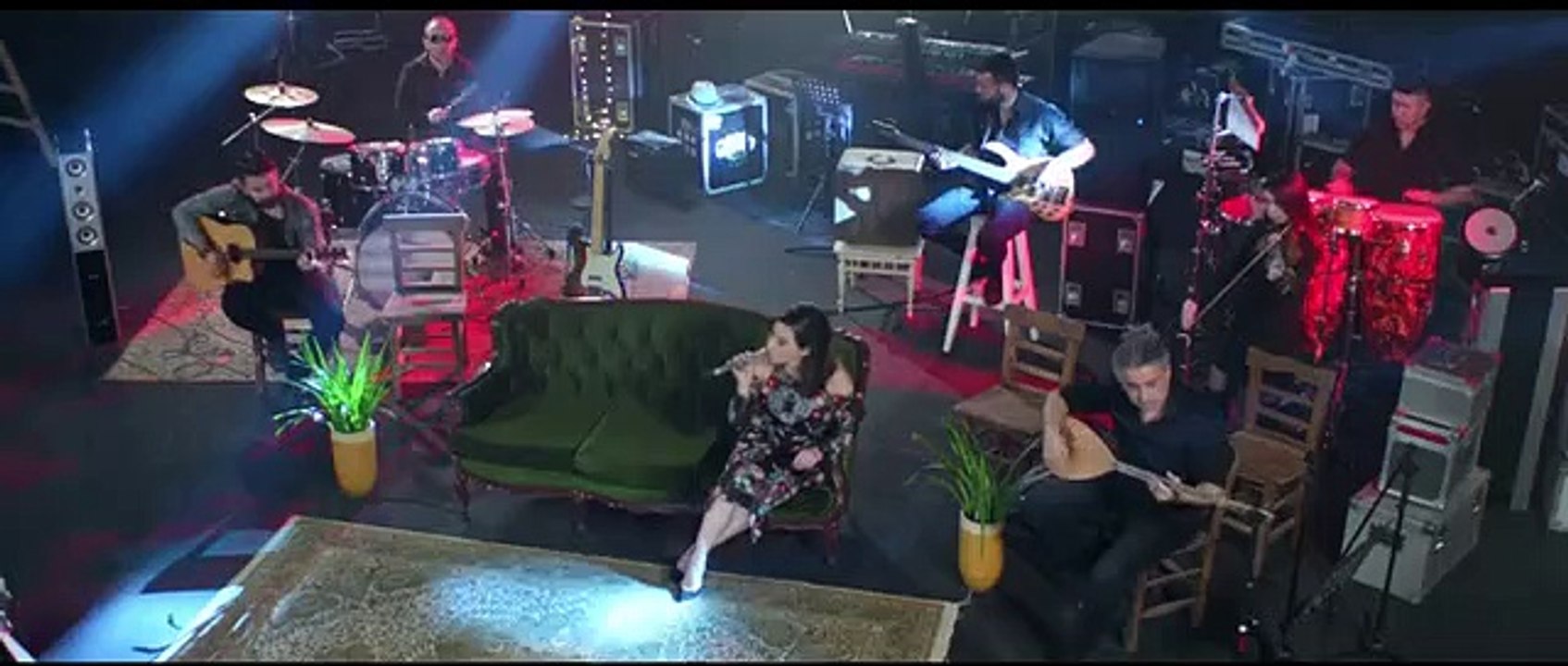 Burcu Güneş - Kıyamadığım 2019 yeni klip